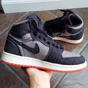 Air Jordan 1 size 4Y